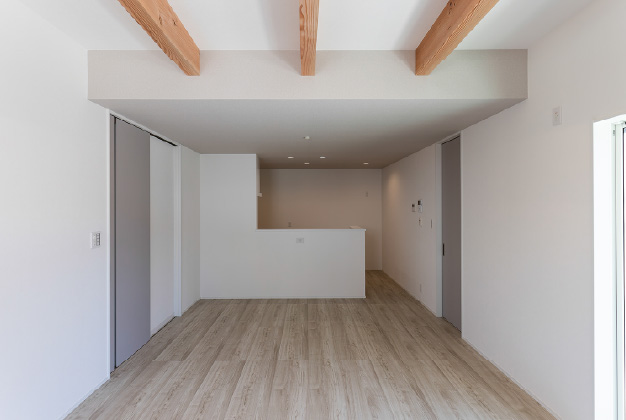 新築実例「吹付断熱と基礎内断熱・換気システムの採用により、<br class='br_pc_only'>高気密高断熱を高めた分譲住宅」