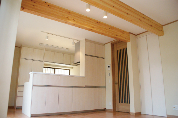 新築実例「愛着のこもった和風住宅を改装。<br>家族の空間をオープンな間取りに変えて、新和風スタイルのLDKに。」